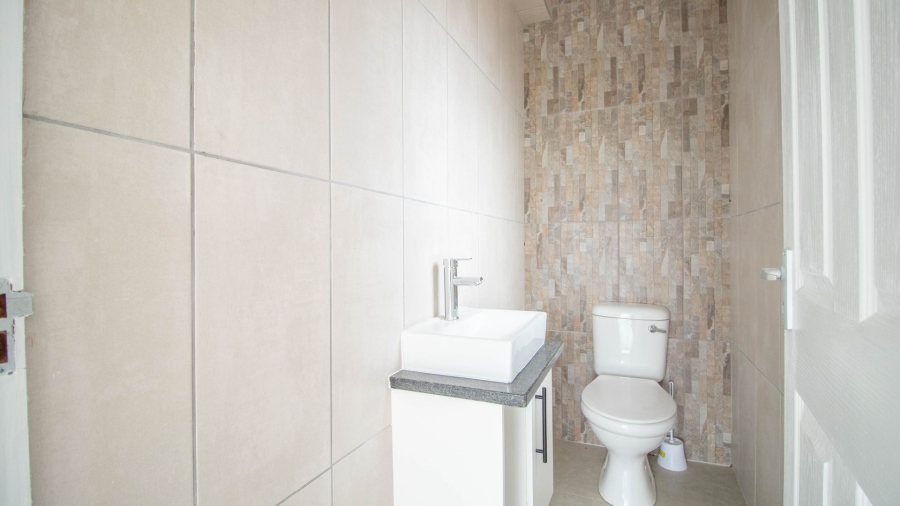3 Bedroom Property for Sale in Fraaiuitsig Western Cape
